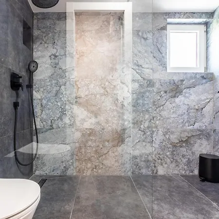 B Luxury Near W Big Terrace & Sea View Apartament