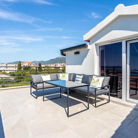 B Luxury Near W Big Terrace & Sea View * Kaštela