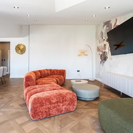 B Luxury Near W Big Terrace & Sea View Apartament