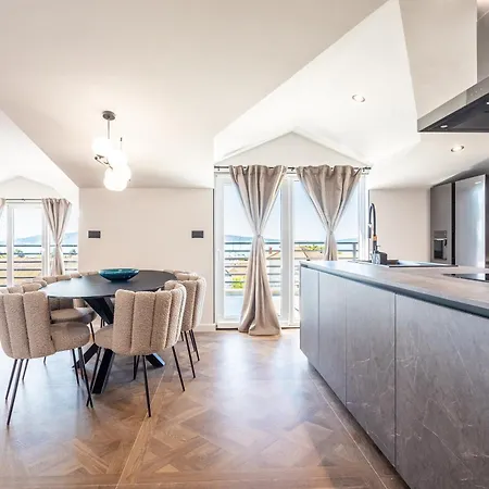 B Luxury Near W Big Terrace & Sea View