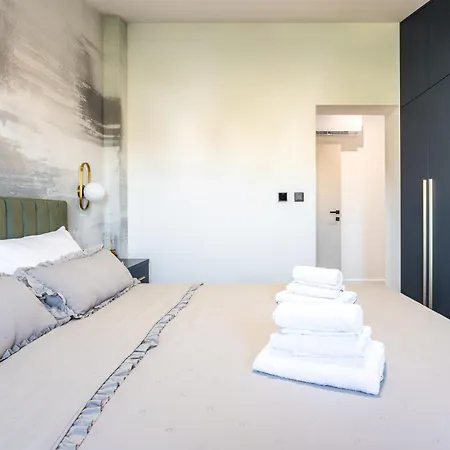 B Luxury Near W Big Terrace & Sea View Apartament